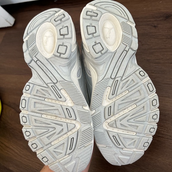 Puma Women's Silver and White Athletic Shoes - Picture 4 of 4